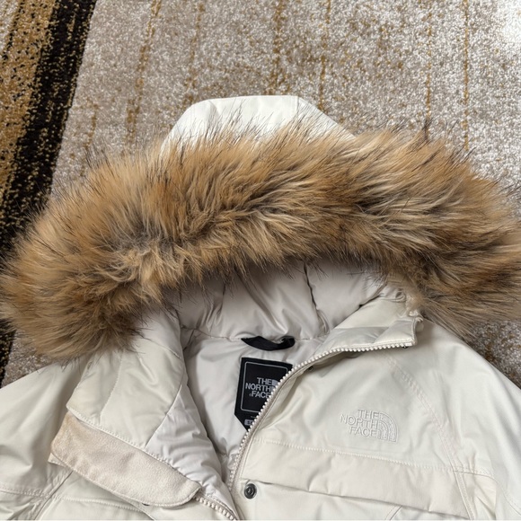The North Face Women's Cream Arctic Down Parka - Picture 9 of 12